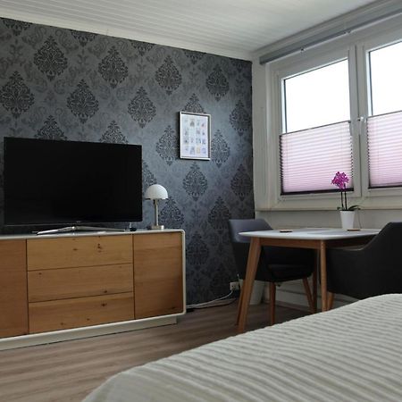 Privatzimmer Mit Eigenem Bad Und Kueche Burgwedel  Exterior foto