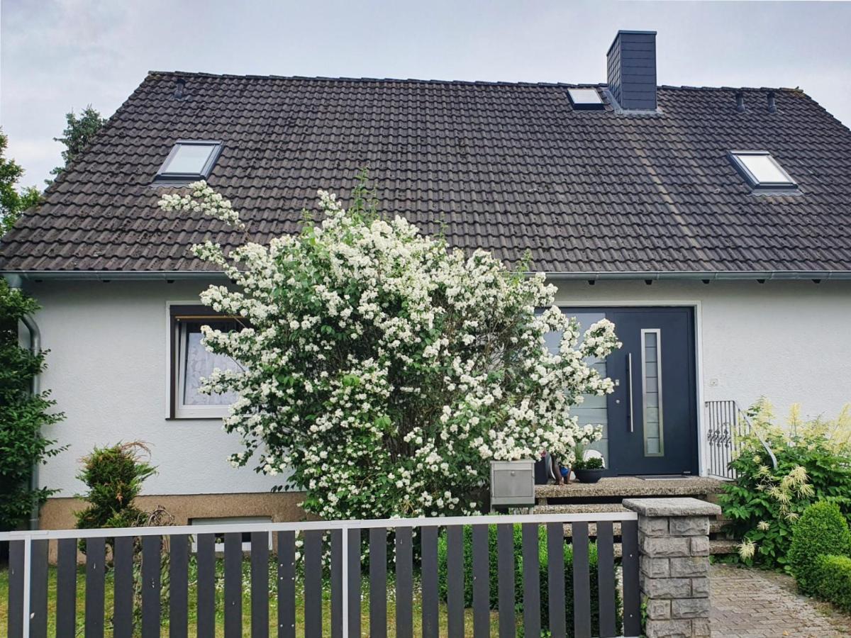 Privatzimmer Mit Eigenem Bad Und Kueche Burgwedel  Exterior foto